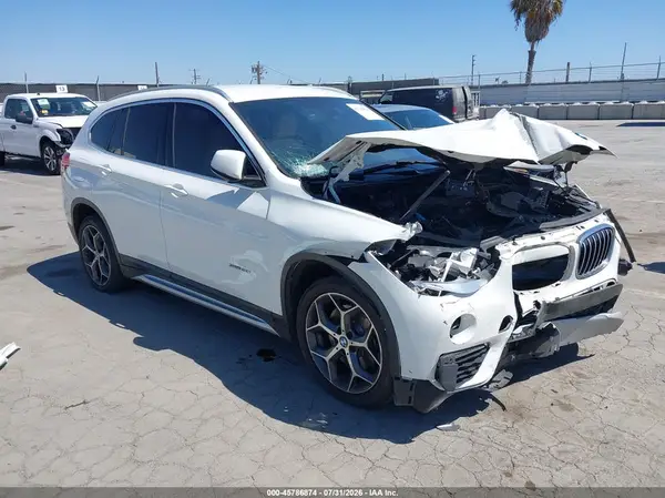 WBXHU7C3XJ5H42874 2018 BMW X1 - Image 1