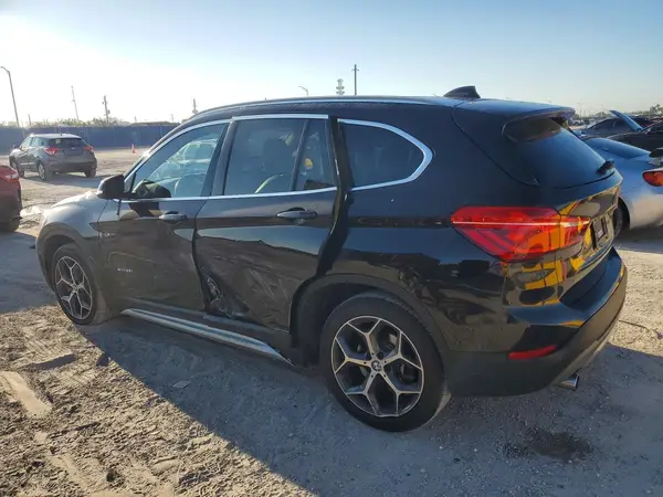 WBXHU7C3XJ5H43359 2018 BMW X1 - Image 2