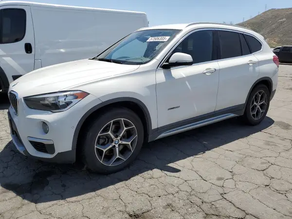 WBXHU7C3XJ5H45693 2018 BMW X1 - Image 1