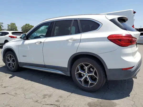 WBXHU7C3XJ5H45693 2018 BMW X1 - Image 2