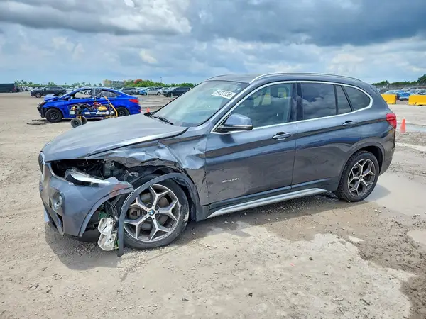 WBXHU7C3XJ5H45838 2018 BMW X1 - Image 1
