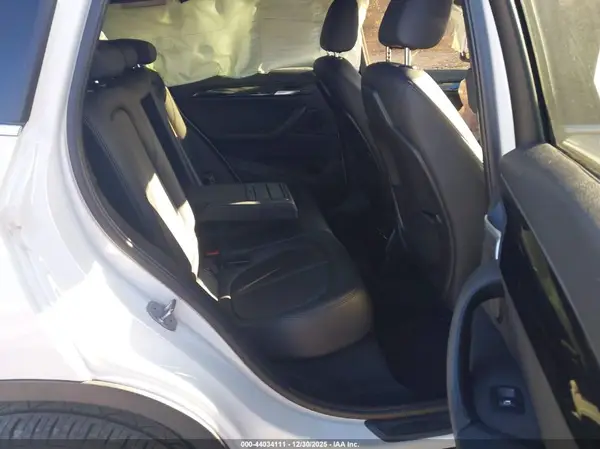 WBXHU7C3XJ5L09083 2018 BMW X1 - Image 8