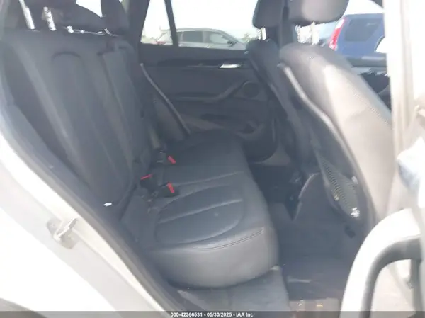 WBXHU7C3XJ5L09617 2018 BMW X1 - Image 8