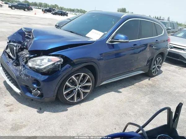 WBXHU7C50K3H45135 2019 BMW X1 - Image 2
