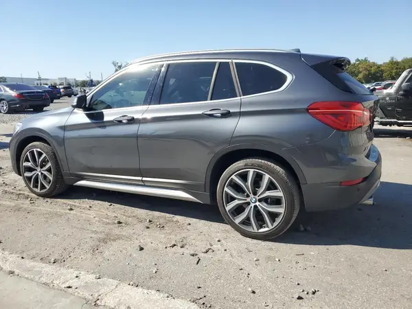 WBXHU7C50K3H45524 2019 BMW X1 - Image 2
