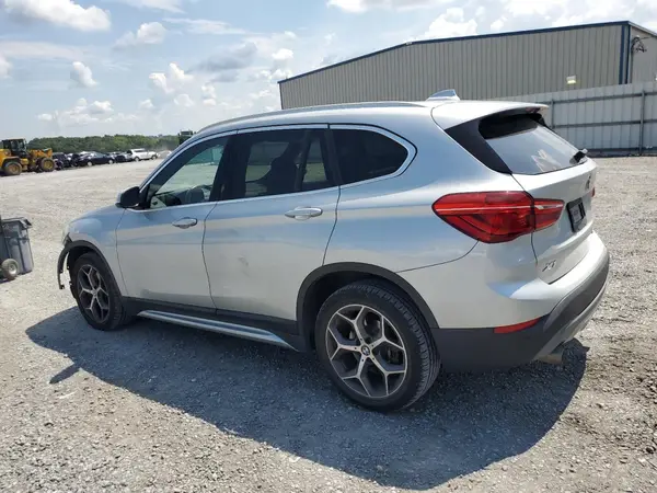 WBXHU7C50K3H45605 2019 BMW X1 - Image 2