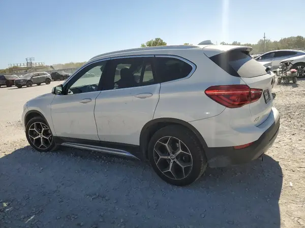 WBXHU7C50K5L11380 2019 BMW X1 - Image 2