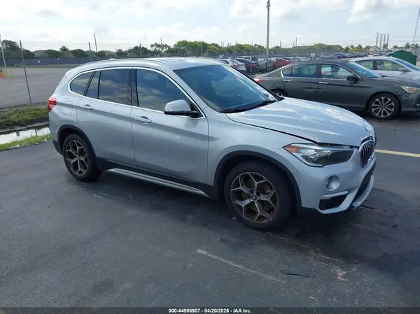 WBXHU7C50K5L11993 2019 BMW X1 - Image 1