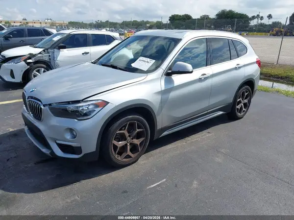 WBXHU7C50K5L11993 2019 BMW X1 - Image 2