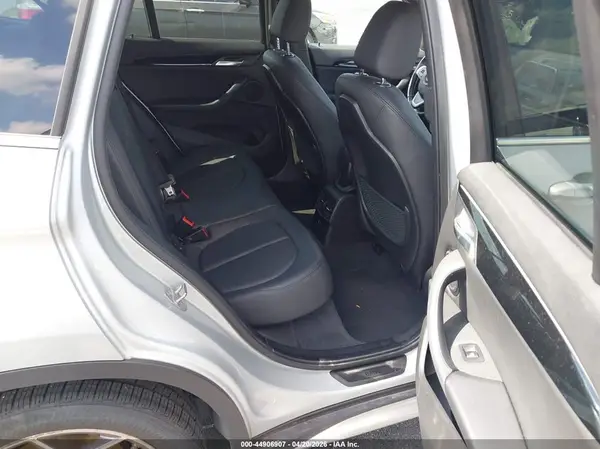 WBXHU7C50K5L11993 2019 BMW X1 - Image 8