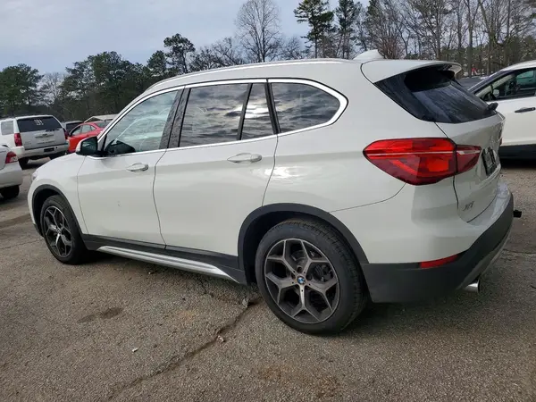 WBXHU7C51K3H44186 2019 BMW X1 - Image 2