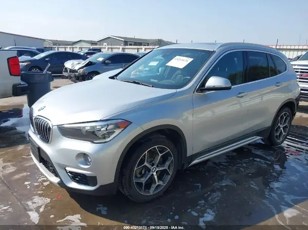 WBXHU7C51K5L09959 2019 BMW X1 - Image 2