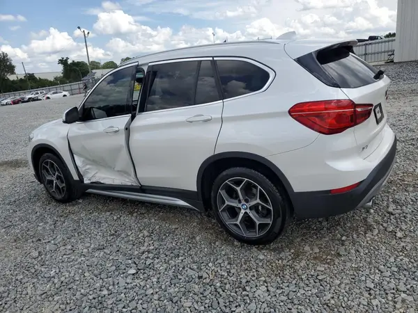 WBXHU7C51K5L11243 2019 BMW X1 - Image 2