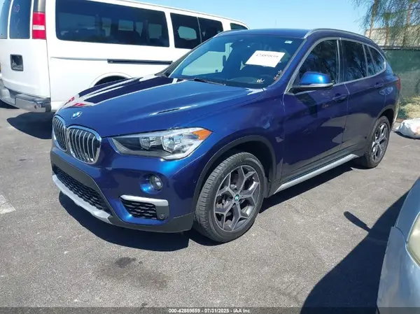 WBXHU7C52K3H45640 2019 BMW X1 - Image 2