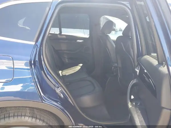 WBXHU7C52K3H45640 2019 BMW X1 - Image 8