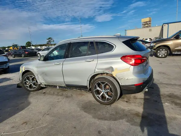 WBXHU7C52K5L10649 2019 BMW X1 - Image 2