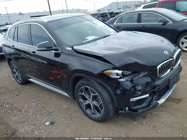 WBXHU7C53K5L10126 2019 BMW X1 - Image 1