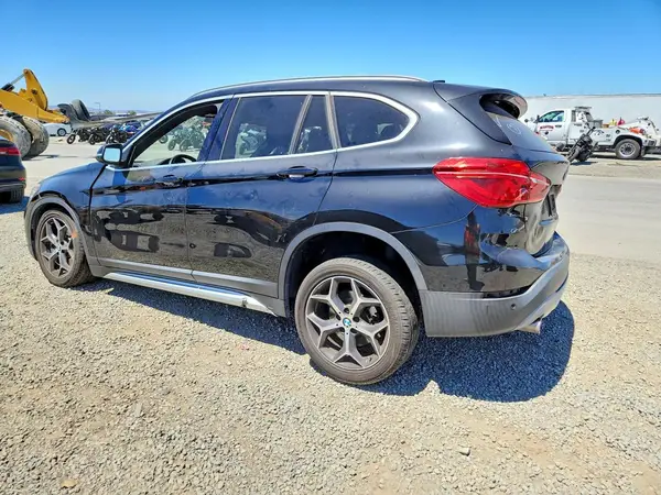 WBXHU7C53K5L11227 2019 BMW X1 - Image 2