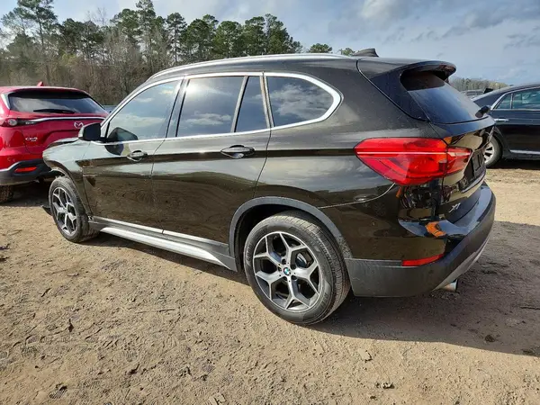 WBXHU7C54K3H44263 2019 BMW X1 - Image 2