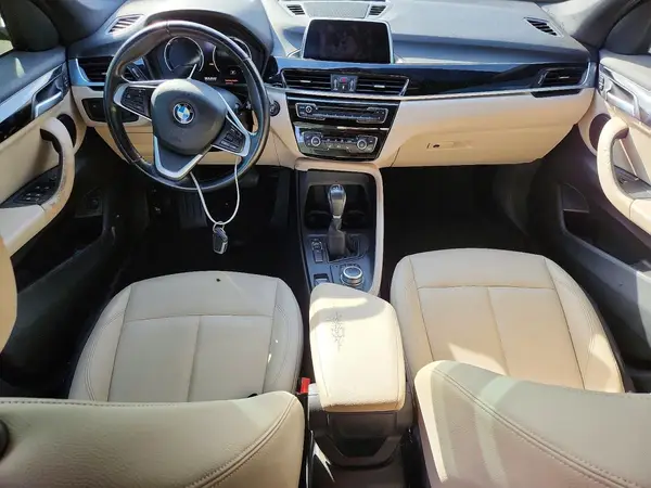 WBXHU7C54K3H44263 2019 BMW X1 - Image 8