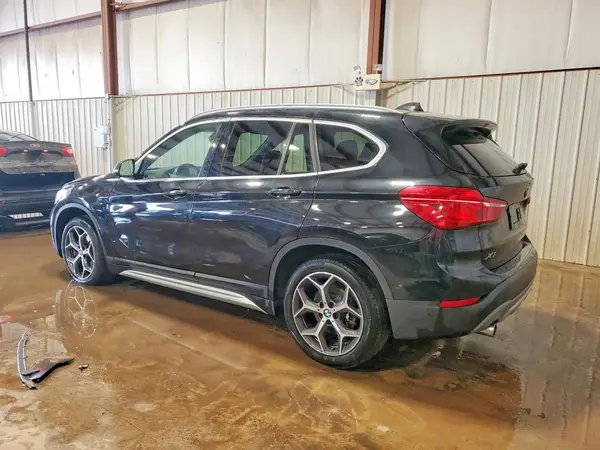 WBXHU7C54K3H44781 2019 BMW X1 - Image 2
