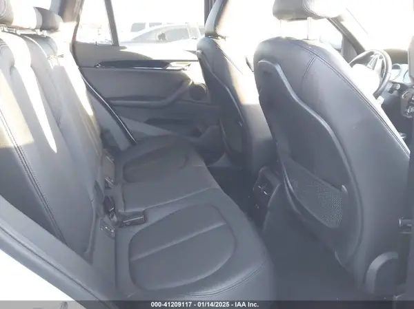 WBXHU7C54K3H45462 2019 BMW X1 - Image 8