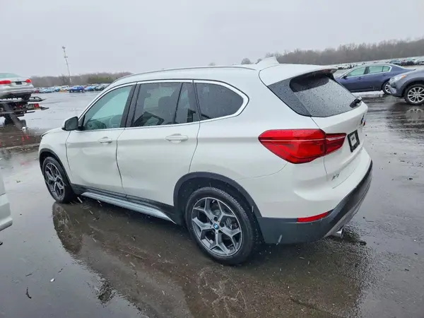 WBXHU7C54K3H45803 2019 BMW X1 - Image 2