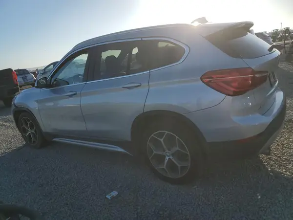 WBXHU7C54K5L09874 2019 BMW X1 - Image 2