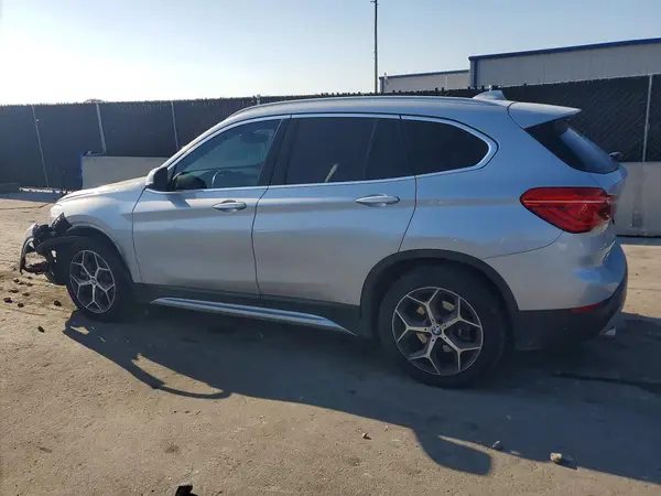 WBXHU7C54K5L10118 2019 BMW X1 - Image 2