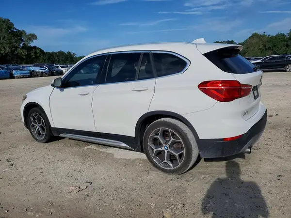 WBXHU7C54K5L10992 2019 BMW X1 - Image 2