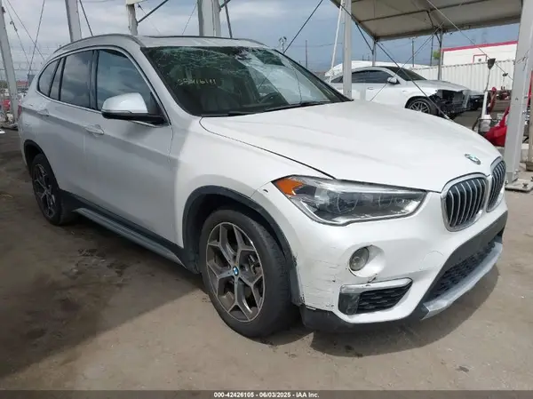 WBXHU7C54K5L11611 2019 BMW X1 - Image 1