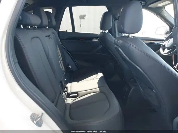 WBXHU7C55K5L11357 2019 BMW X1 - Image 8