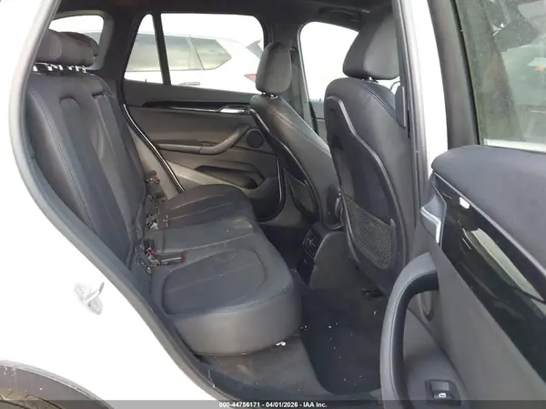 WBXHU7C55K5N47281 2019 BMW X1 - Image 8
