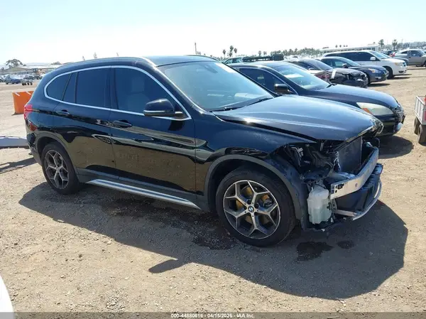 WBXHU7C56K3H44216 2019 BMW X1 - Image 1