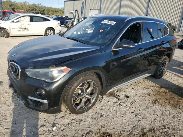 WBXHU7C56K3H44796 2019 BMW X1 - Image 1