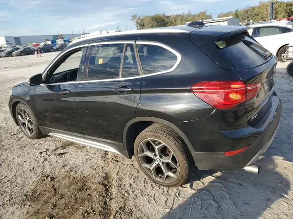 WBXHU7C56K3H44796 2019 BMW X1 - Image 2