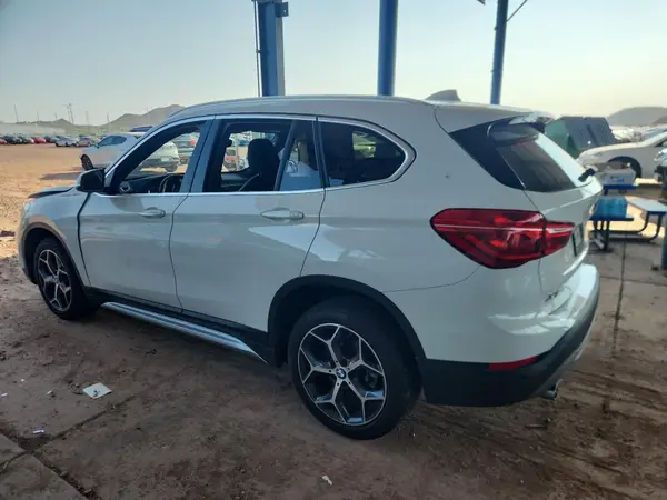 WBXHU7C56K3H45897 2019 BMW X1 - Image 2