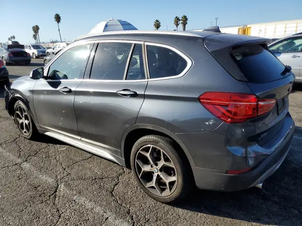 WBXHU7C56K3H46273 2019 BMW X1 - Image 2