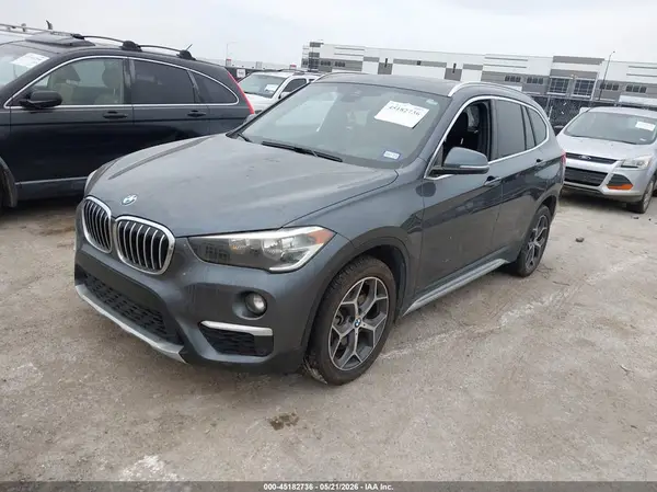 WBXHU7C56K5L09990 2019 BMW X1 - Image 2