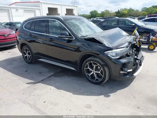 WBXHU7C56K5L10962 2019 BMW X1 - Image 1