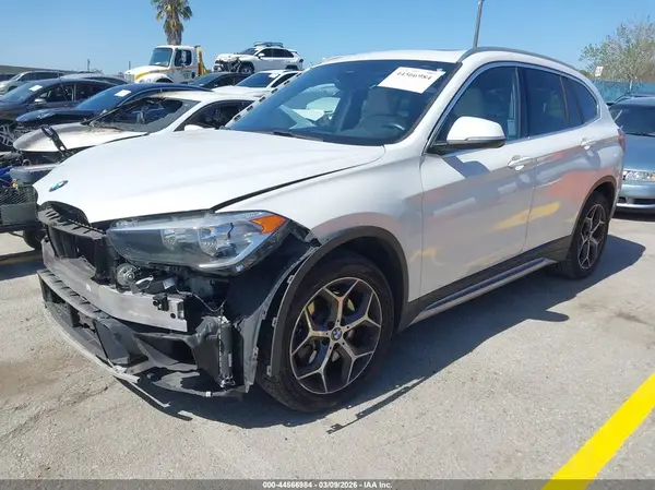 WBXHU7C56K5L11223 2019 BMW X1 - Image 2