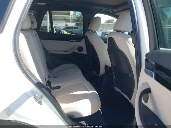 WBXHU7C56K5L11223 2019 BMW X1 - Image 8