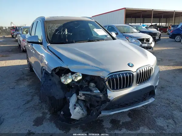 WBXHU7C56K5L11304 2019 BMW X1 - Image 1