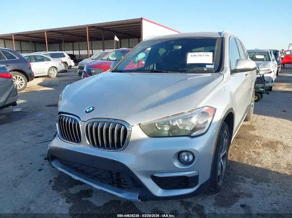 WBXHU7C56K5L11304 2019 BMW X1 - Image 2