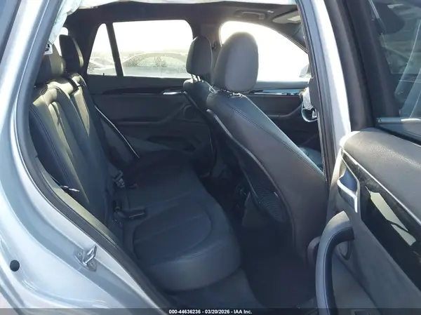 WBXHU7C56K5L11304 2019 BMW X1 - Image 8