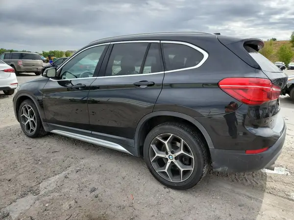WBXHU7C56K5L11836 2019 BMW X1 - Image 2