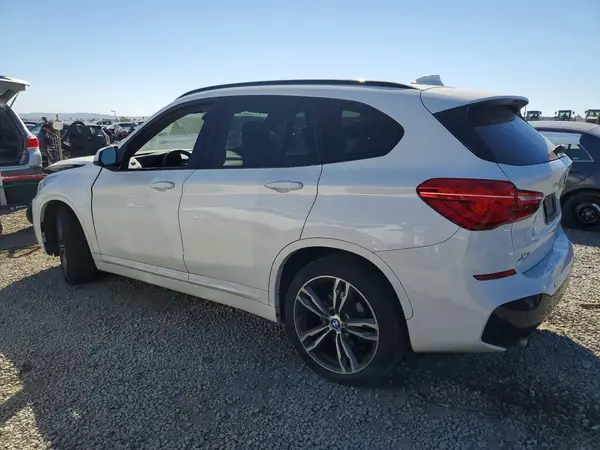 WBXHU7C57K3H44385 2019 BMW X1 - Image 2