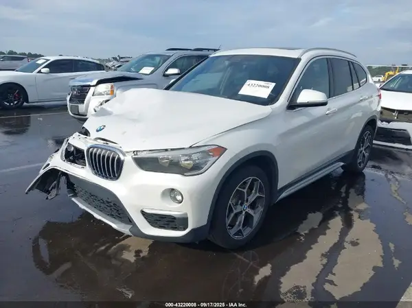 WBXHU7C57K3H44600 2019 BMW X1 - Image 2