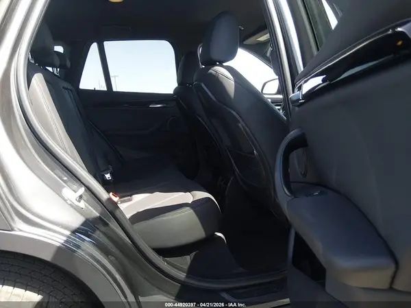 WBXHU7C57K3H46332 2019 BMW X1 - Image 8