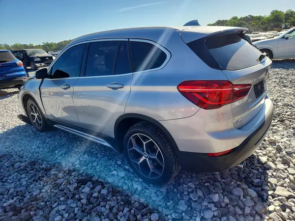 WBXHU7C57K5L10937 2019 BMW X1 - Image 2